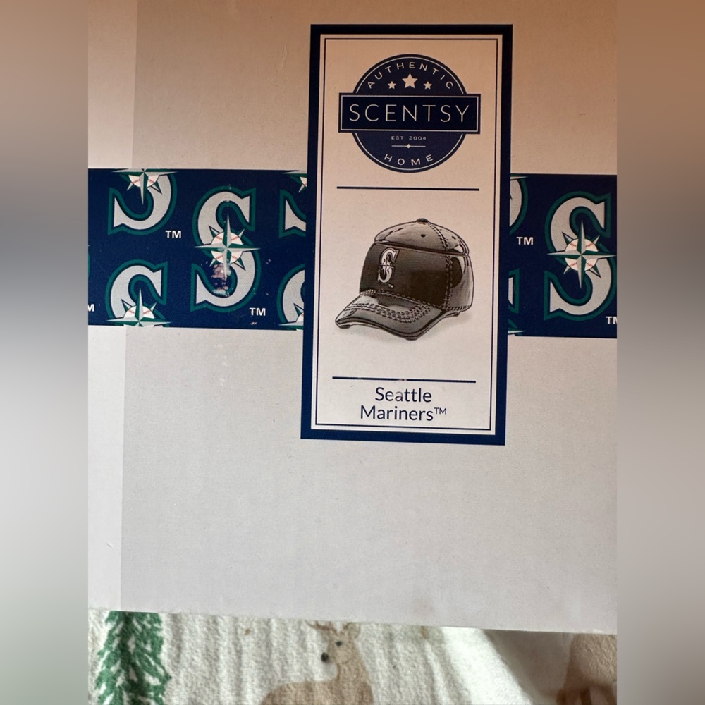 Seattle Mariners scentsy Candle warmer like new